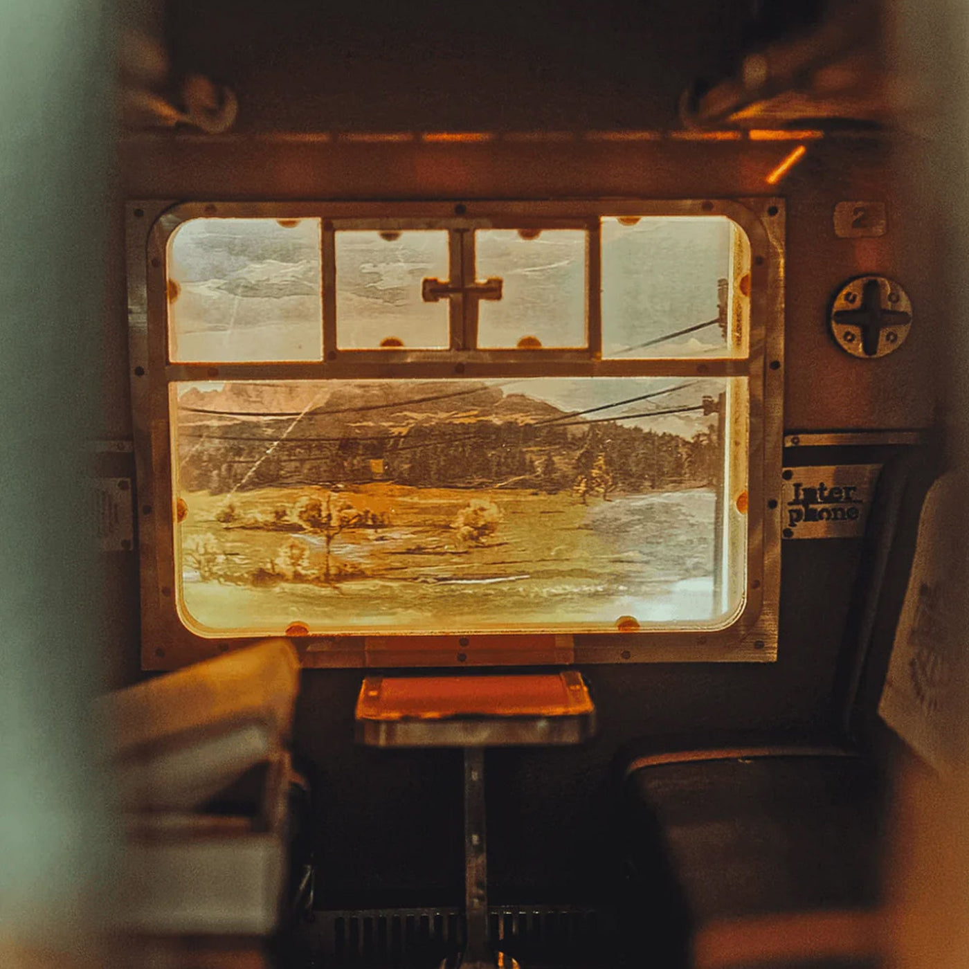 1940s Train Cabin (Motion Scene) - Book Nook